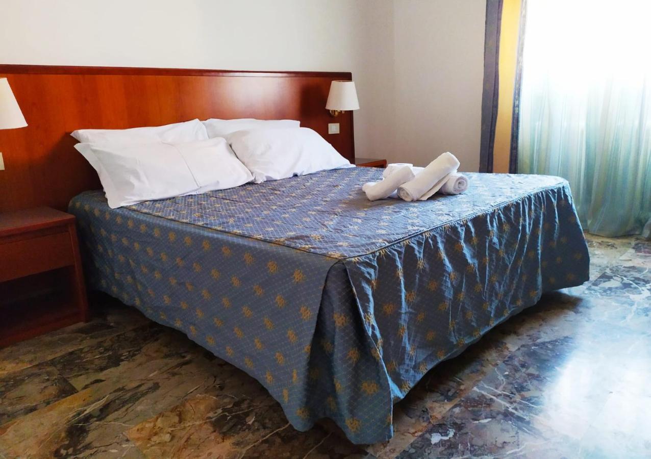 Domus Cesena Hotell Eksteriør bilde