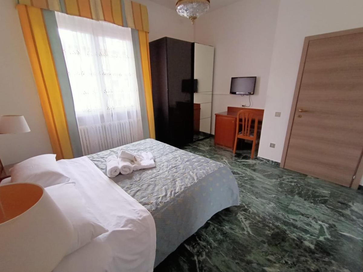 Domus Cesena Hotell Eksteriør bilde