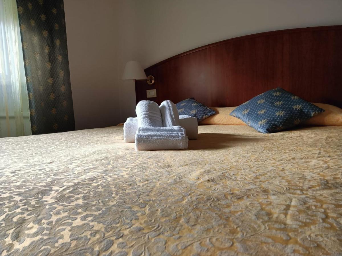 Domus Cesena Hotell Eksteriør bilde